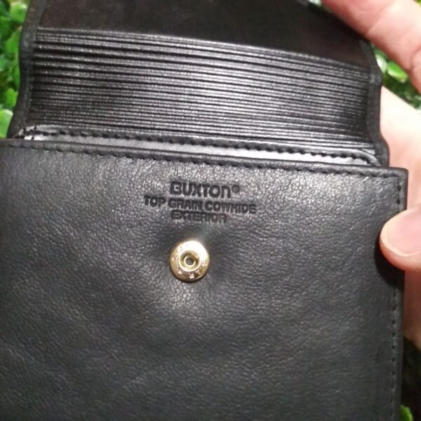 Buxton Heiress Leather Zip Purse